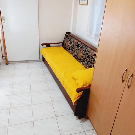 Στην Αυλή Της Ράχης Apartamento Kalamata Exterior foto