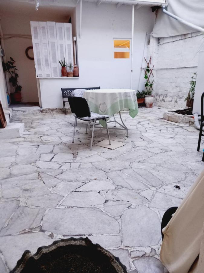 Στην Αυλή Της Ράχης Apartamento Kalamata Exterior foto
