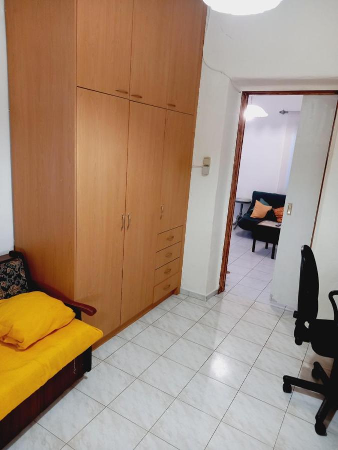 Στην Αυλή Της Ράχης Apartamento Kalamata Exterior foto